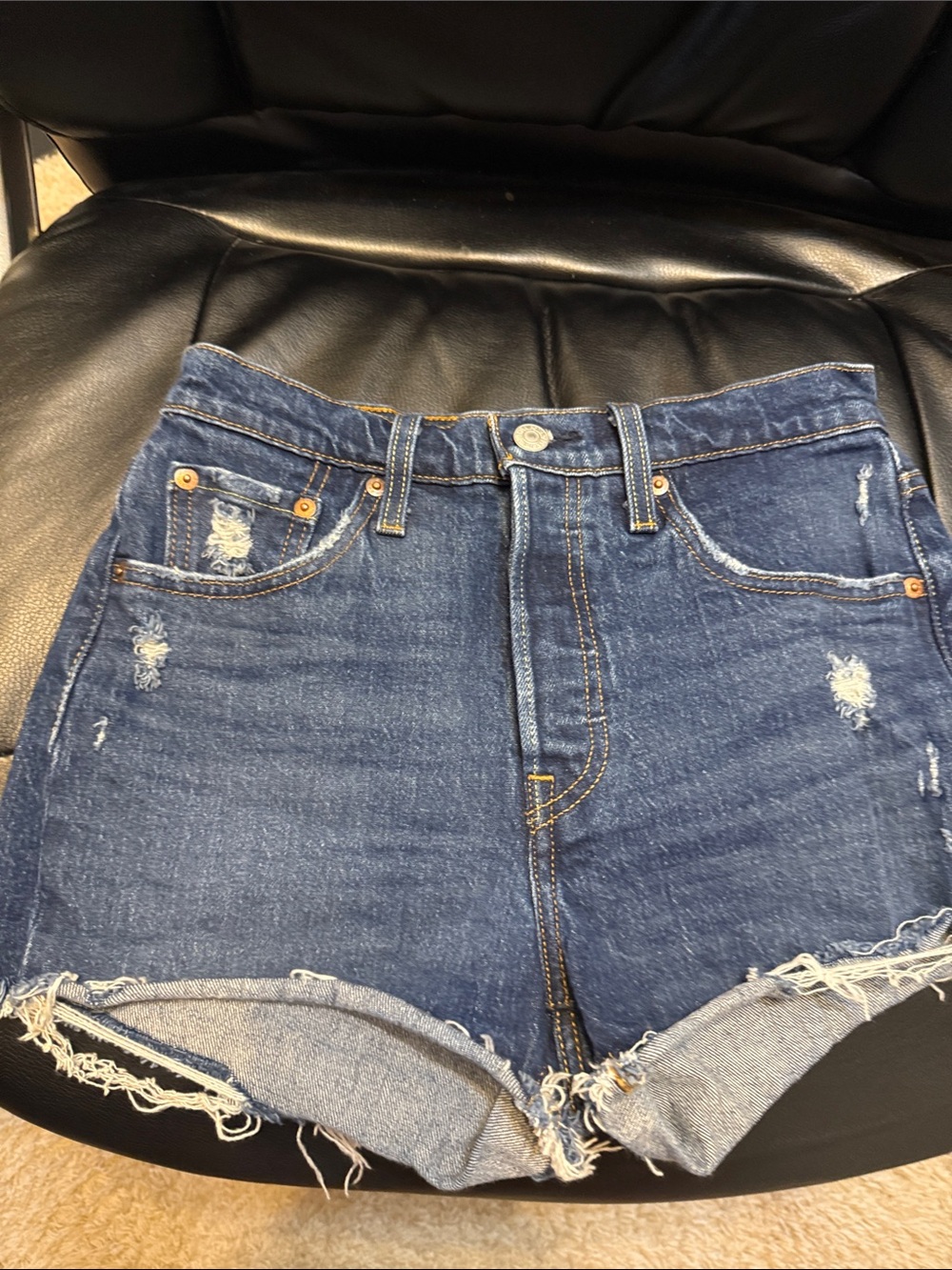 Levi 501 size 25 waist Denim High-Rise Distressed Women’s Shorts - Blue